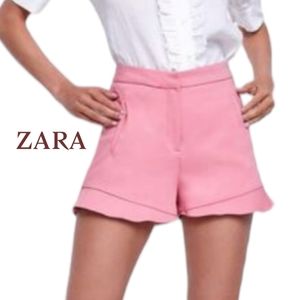 Zara Basic Bermuda Met Volant Shorts